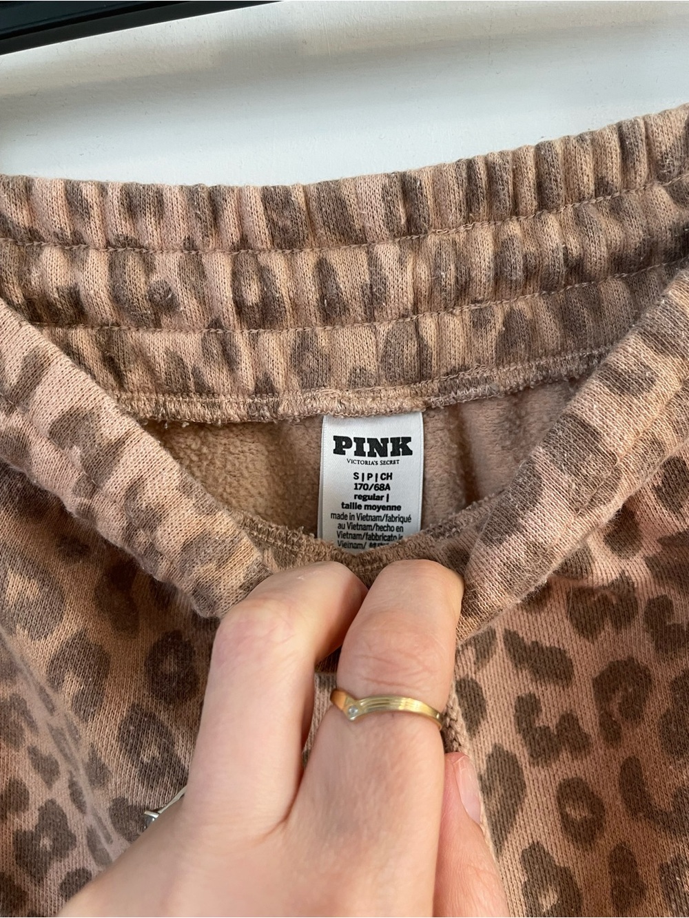 Victoria’s Secret PINK Leopard Print Sweatpants Raw Hem Lounge Pants Small - Picture 4 of 4
